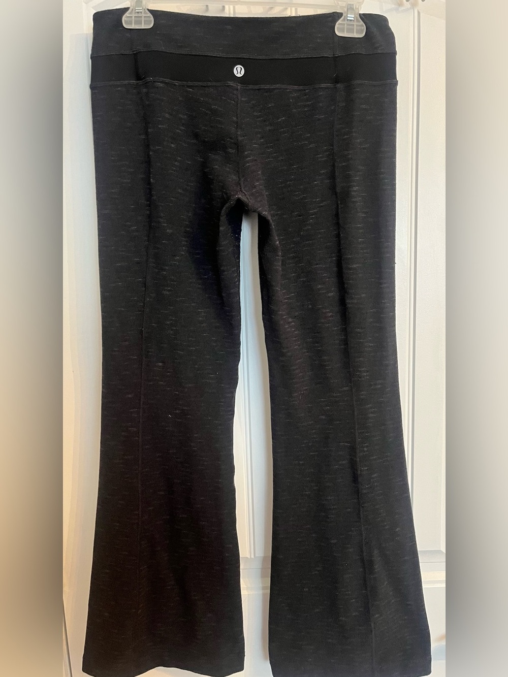 lululemon athletica Black/ Grey Groove Flare Leggings - Size 8